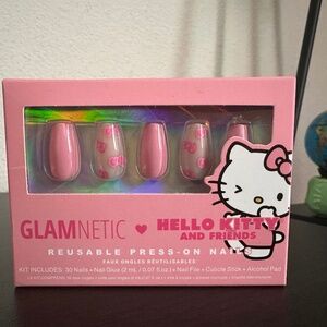 Glamnetic Hello Kitty press on's